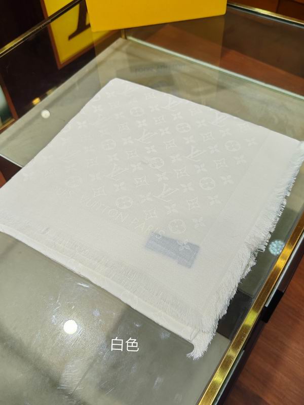 LV scarf 140X140cm 60%真丝40%羊毛 E23